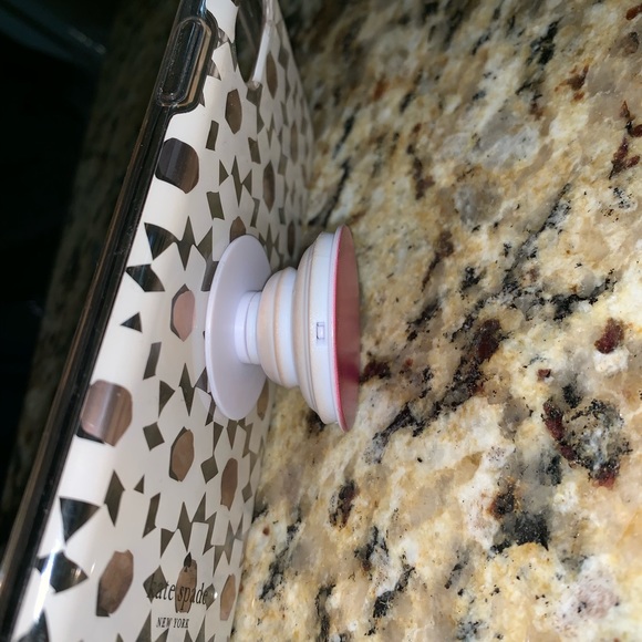 KATE SPADE iPhone XS case with pop socket - Picture 3 of 4